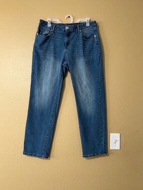 Straight-Leg Women's Jeans in Classic Blue Wash